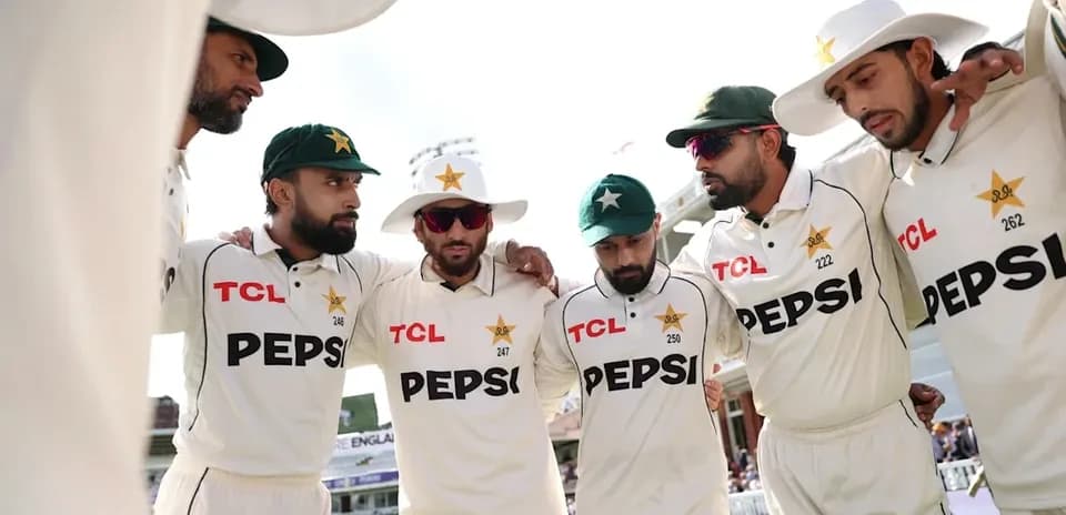 Pakistan cricket team huddling before the match