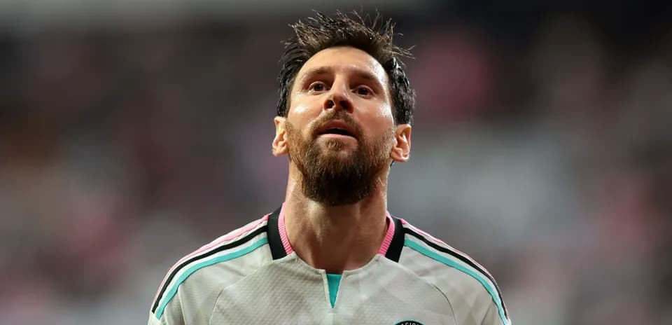 Player looking up during a match