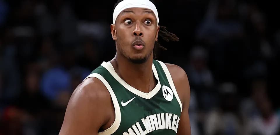 Player in Milwaukee Bucks jersey during game action