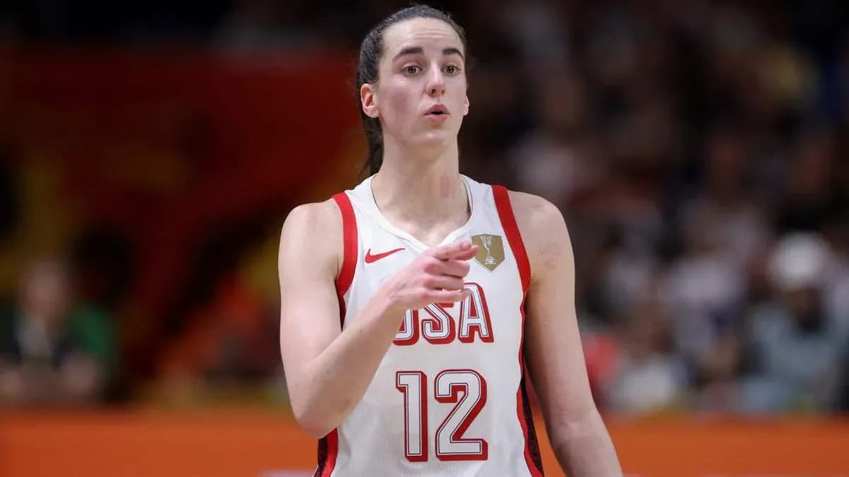Player in USA jersey signaling during game
