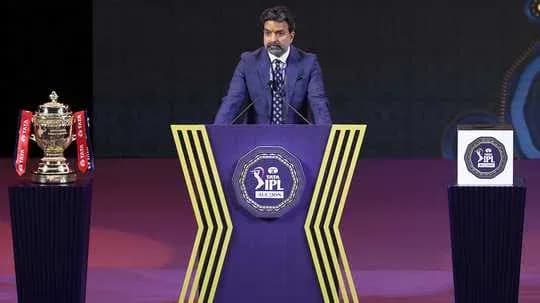 Official speaking at IPL trophy presentation ceremony