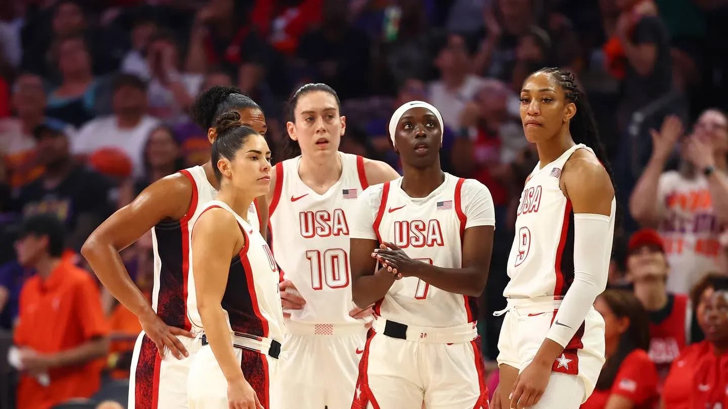 USA women's basketball team during a game timeout