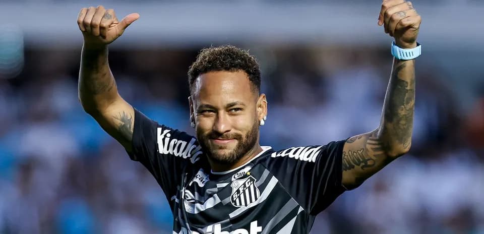 Player celebrating with thumbs up during match