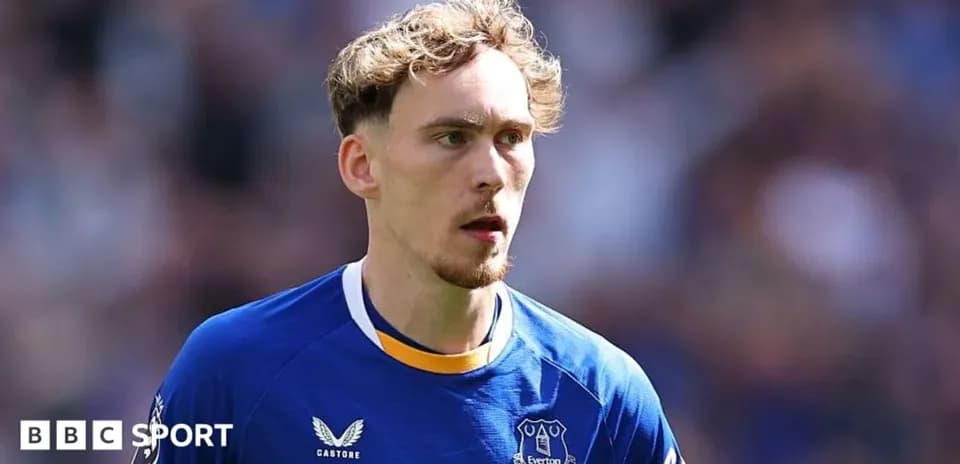Player wearing Everton kit on the field