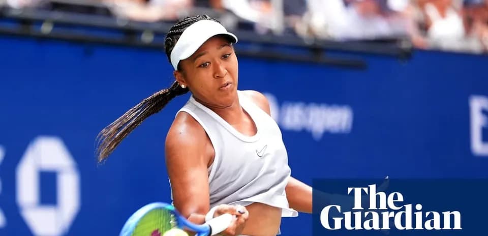 Naomi Osaka hitting a backhand during a match