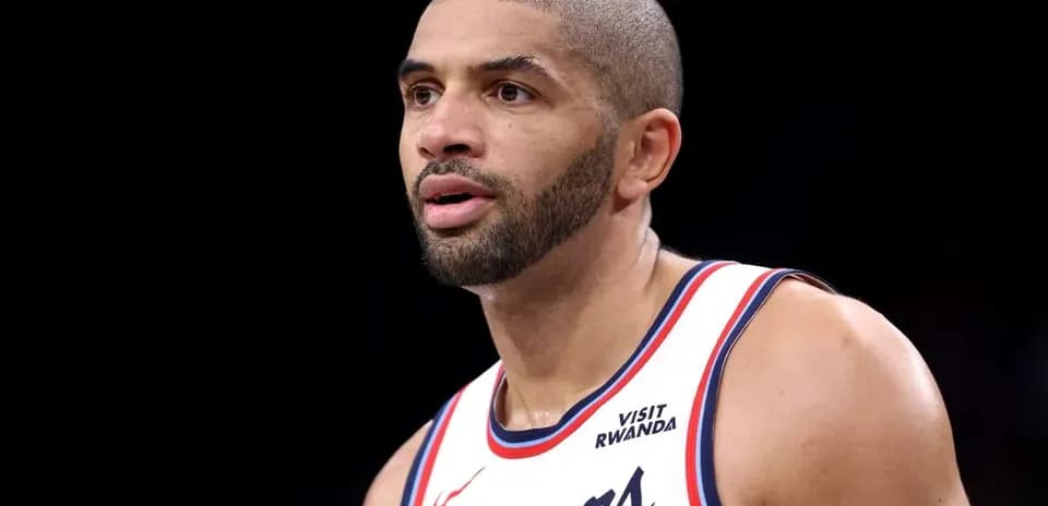 Player in Clippers jersey during a game