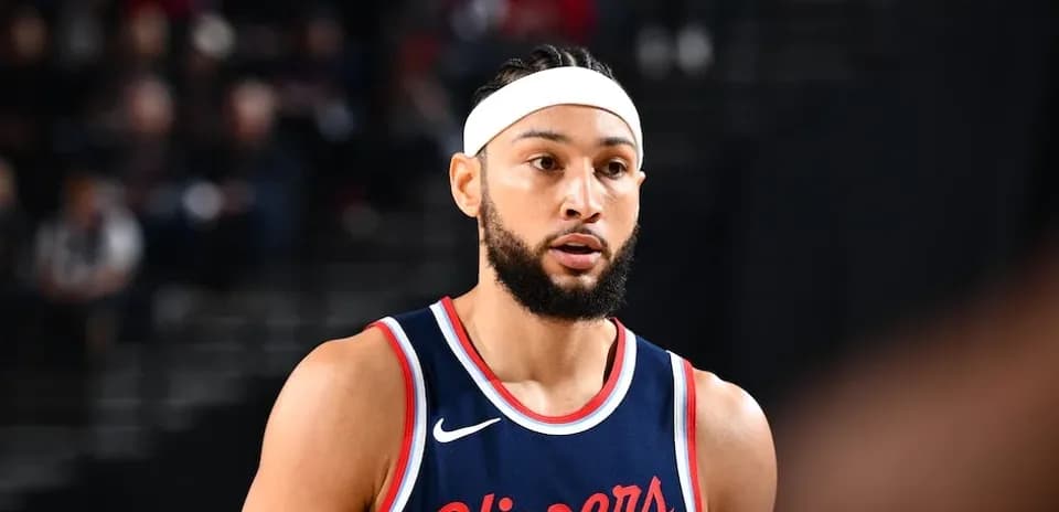 Player in Clippers uniform during game action