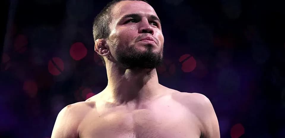 Fighter posing in the spotlight before match