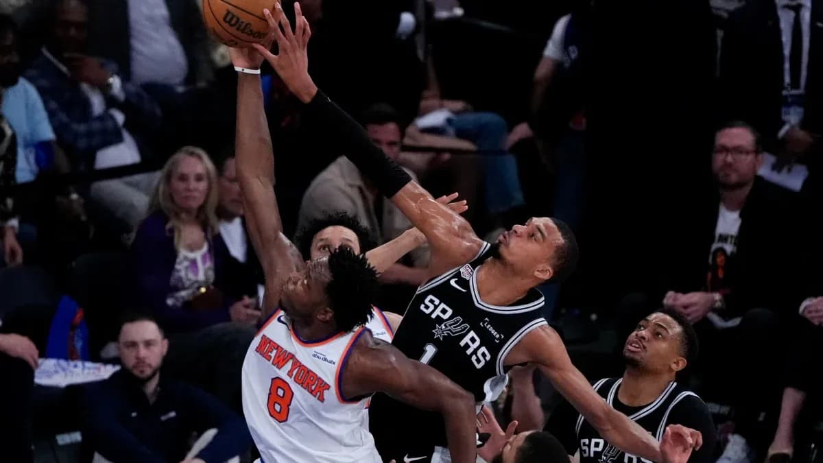 Player attempting a shot against defenders during game Player attempting a shot against defenders during game