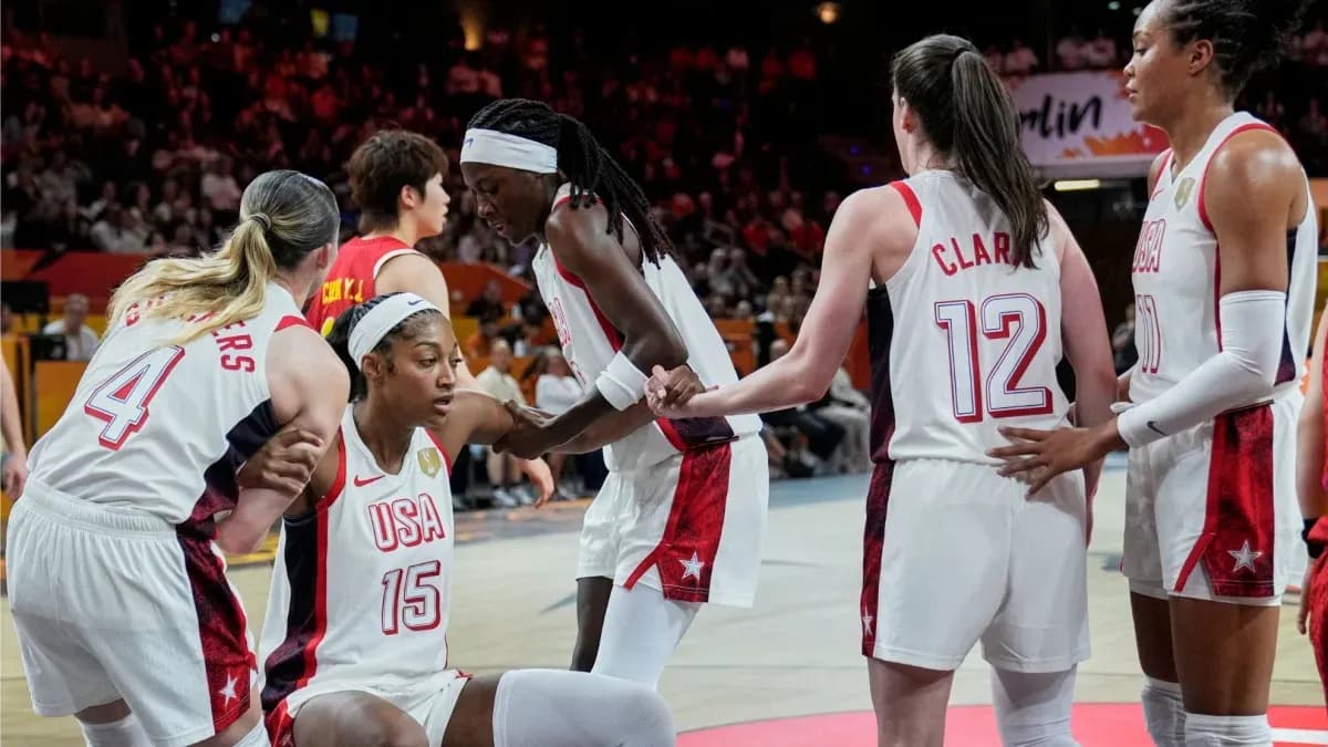 USA women's basketball team huddled during a game USA women's basketball team huddled during a game