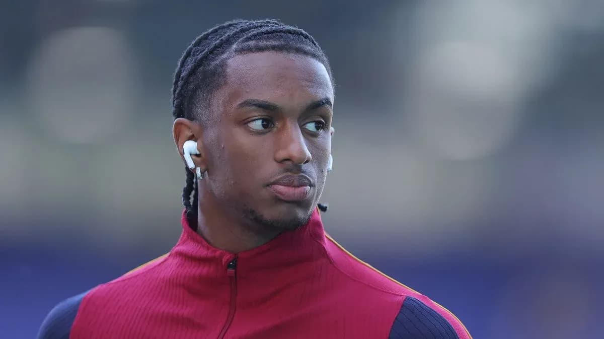Player wearing earbuds before the match Player wearing earbuds before the match