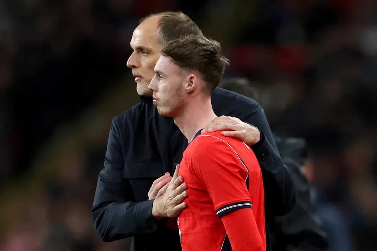 Coach speaking to player during match substitution Coach speaking to player during match substitution