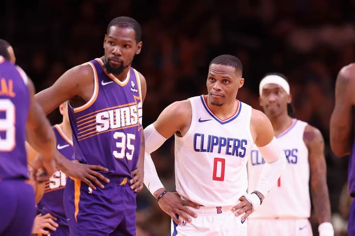 Kevin Durant and Russell Westbrook on the court Kevin Durant and Russell Westbrook on the court