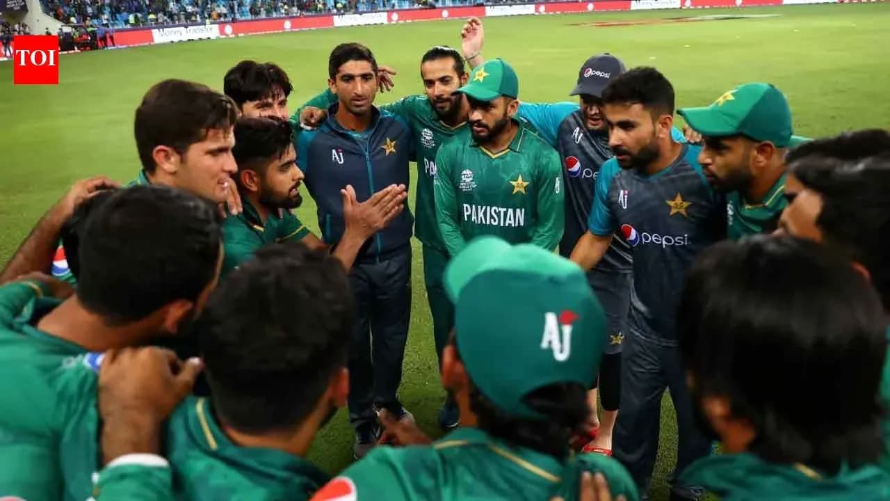 Pakistan cricket team huddled during strategy discussion Pakistan cricket team huddled during strategy discussion