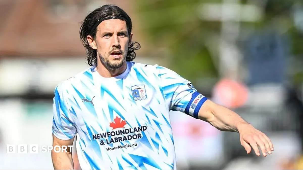 Player in blue and white jersey during match Player in blue and white jersey during match