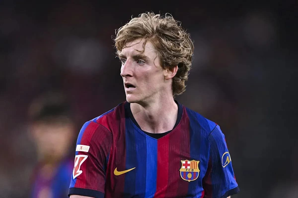 Player in Barcelona jersey during match action Player in Barcelona jersey during match action