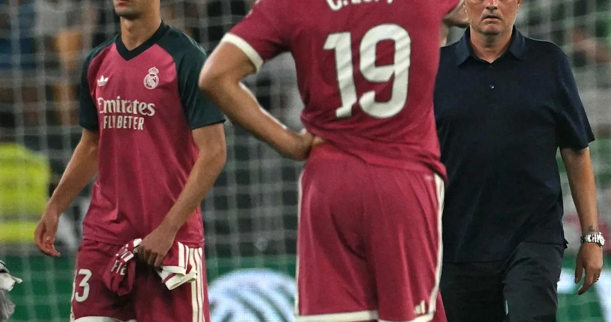 Real Madrid players and coach during match disappointment Real Madrid players and coach during match disappointment